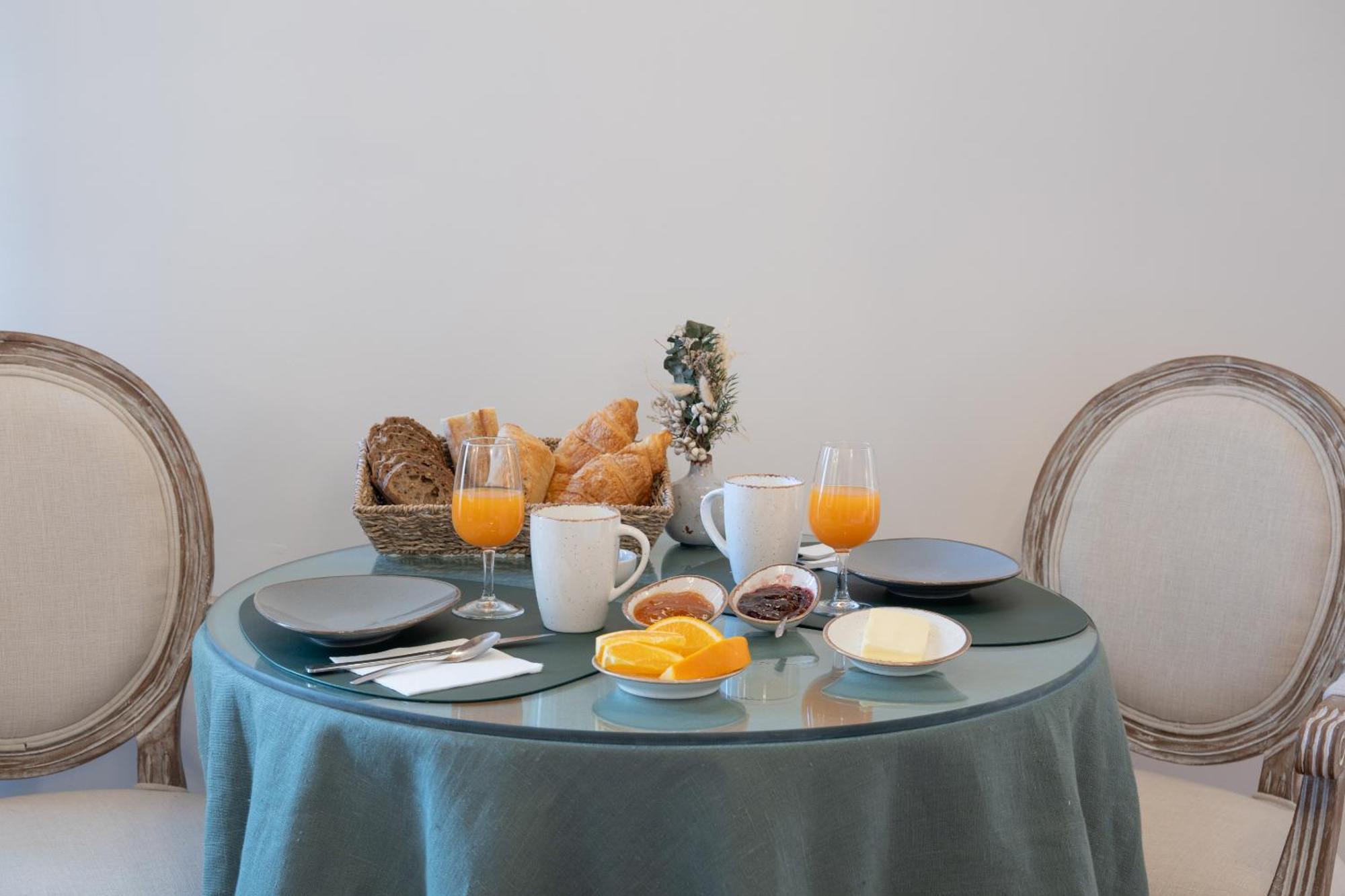 Bed and Breakfast La Tour Des Remparts Rochemaure Zimmer foto